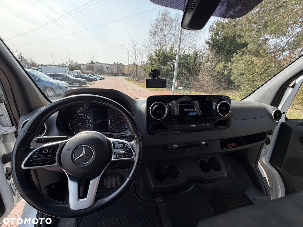 Mercedes-Benz Sprinter - 11