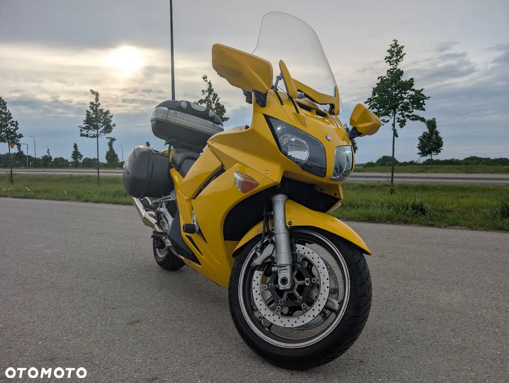 Yamaha FJR - 2