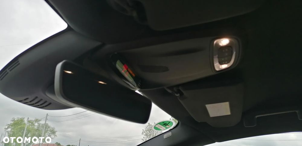 Volvo V40 T3 Drive-E R-Design Momentum - 24