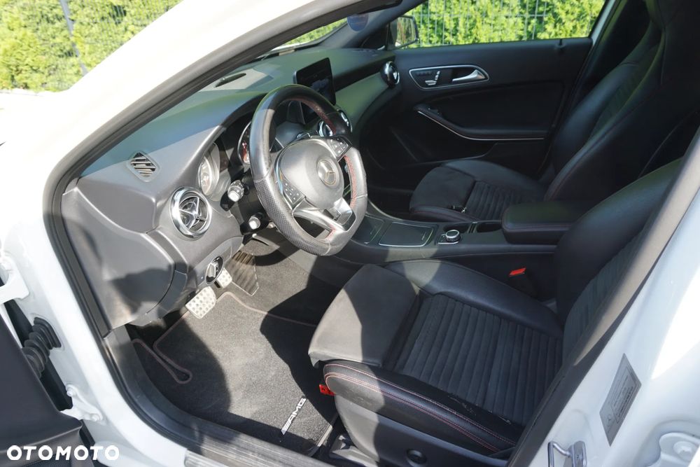 Mercedes-Benz GLA 220 4-Matic AMG Line - 16