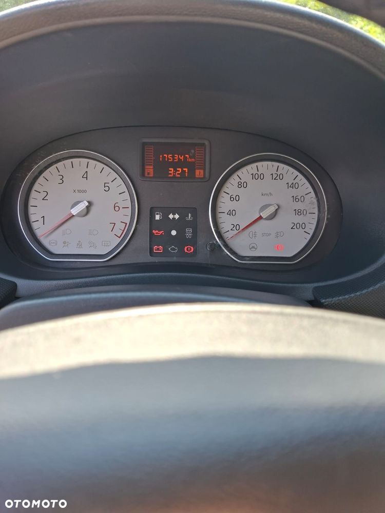 Dacia Sandero - 8