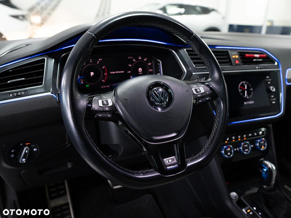 Volkswagen Tiguan - 11