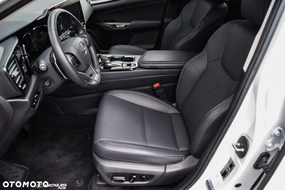 Lexus NX 350h Business AWD - 14
