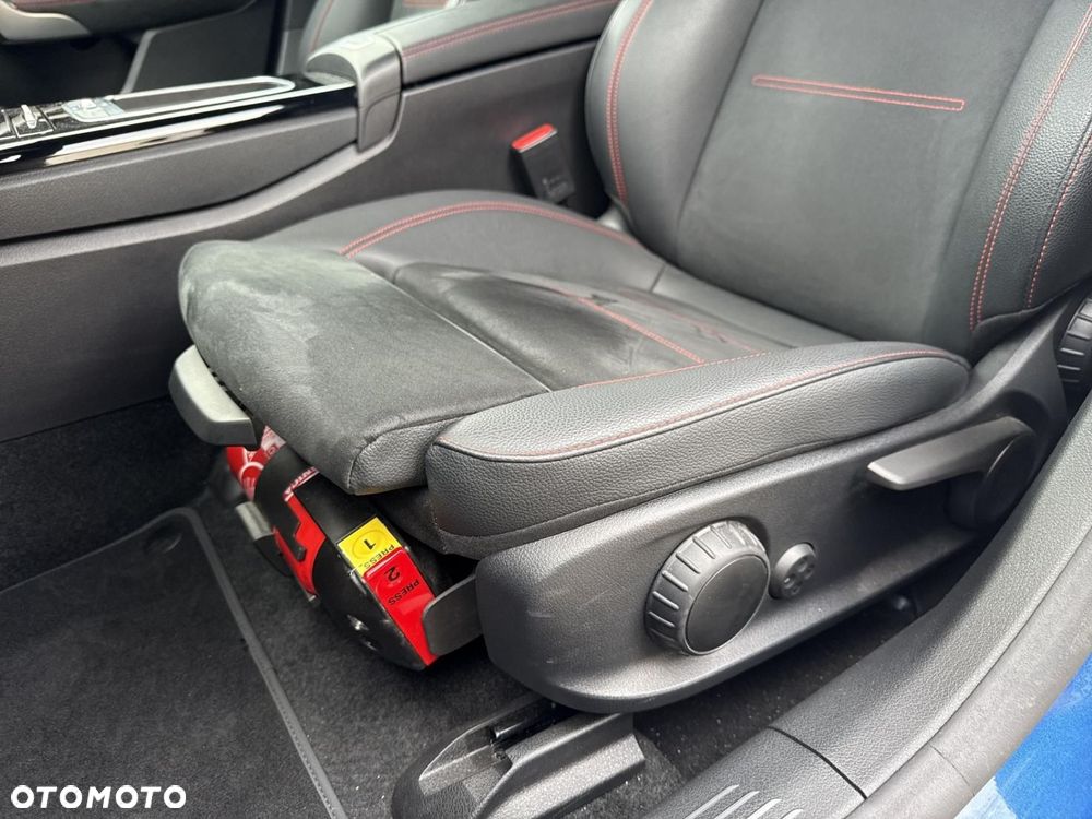 Mercedes-Benz CLA - 12