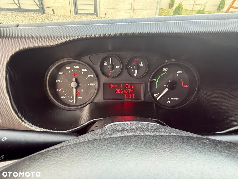 Iveco DAILY 35C15, 3.0HPI L3H2, hak 3,5t, GWARANCJA klima tempomat - 21