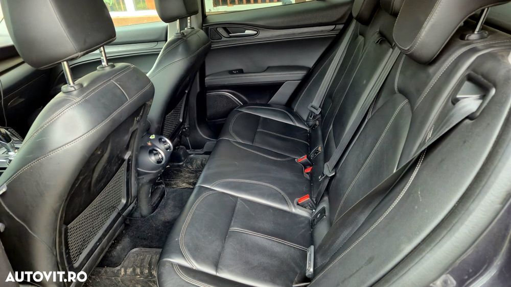 Alfa Romeo Stelvio 2.0 Turbo AWD AT8 Super - 11