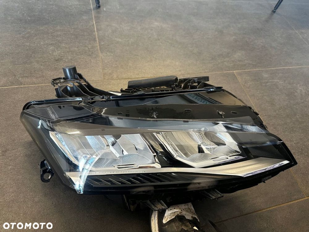 LAMPA PRAWA REFLEKTOR PRAWY FULL LED PEUGEOT 308 III 3 2021- 9851673580 - 2