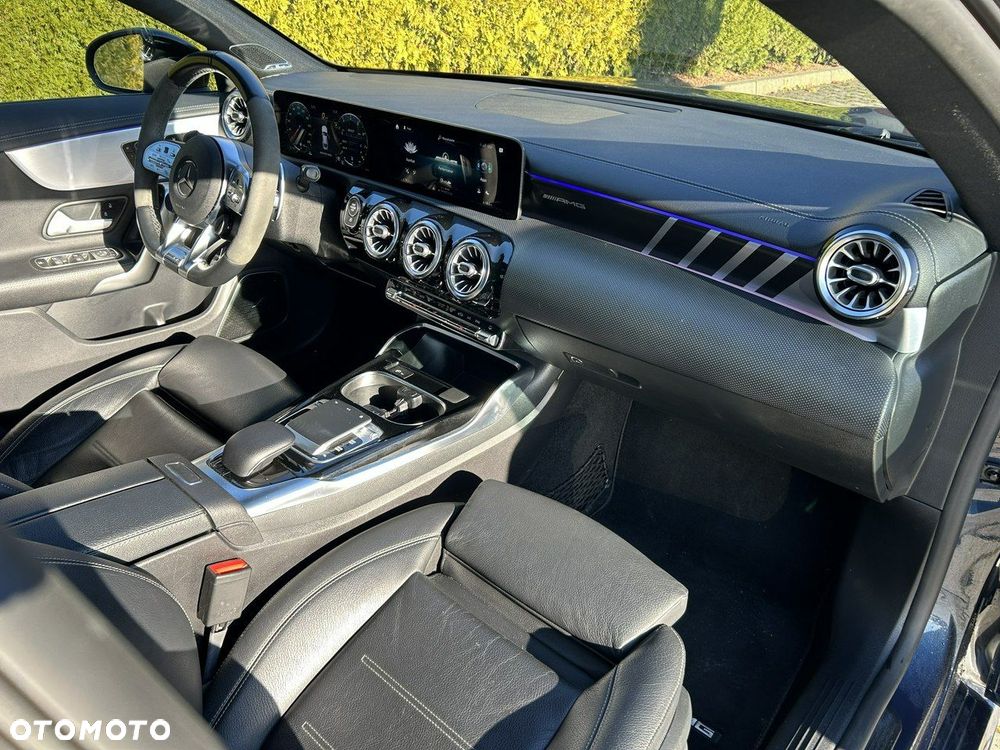 Mercedes-Benz CLA AMG 35 4-Matic 7G-DCT - 16