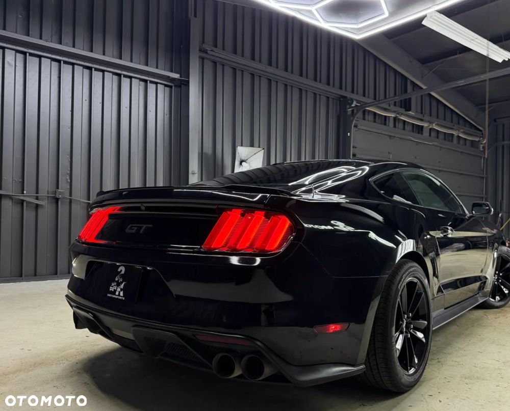 Ford Mustang - 7