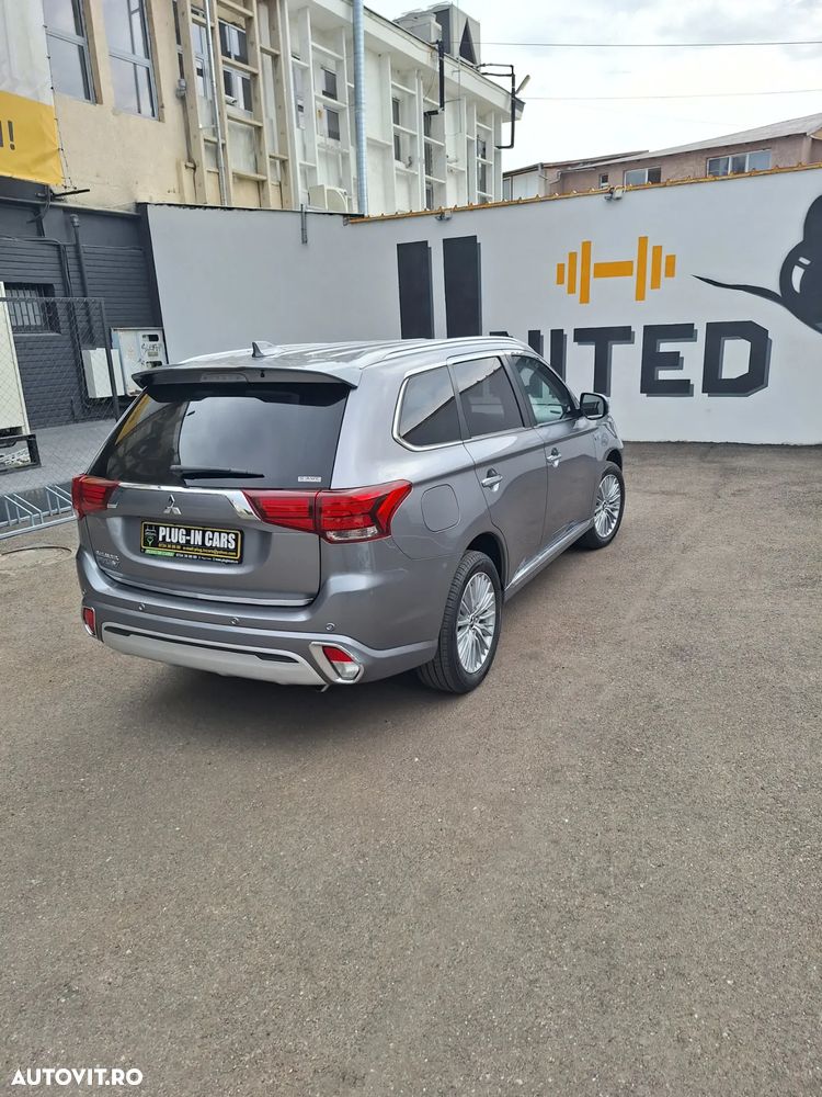 Mitsubishi Outlander PHEV 2.4 L 4X4 Instyle+ - 7