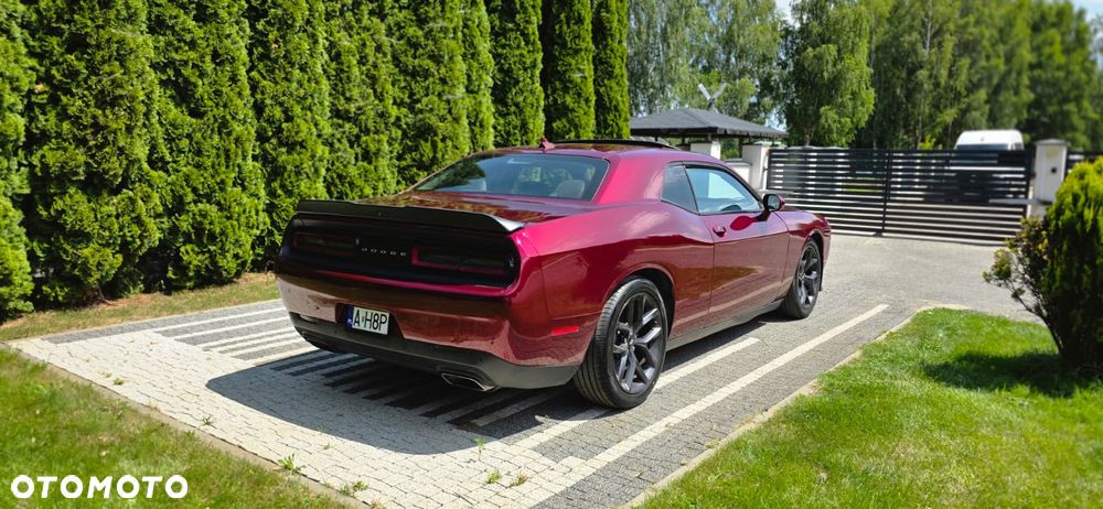 Dodge Challenger - 9