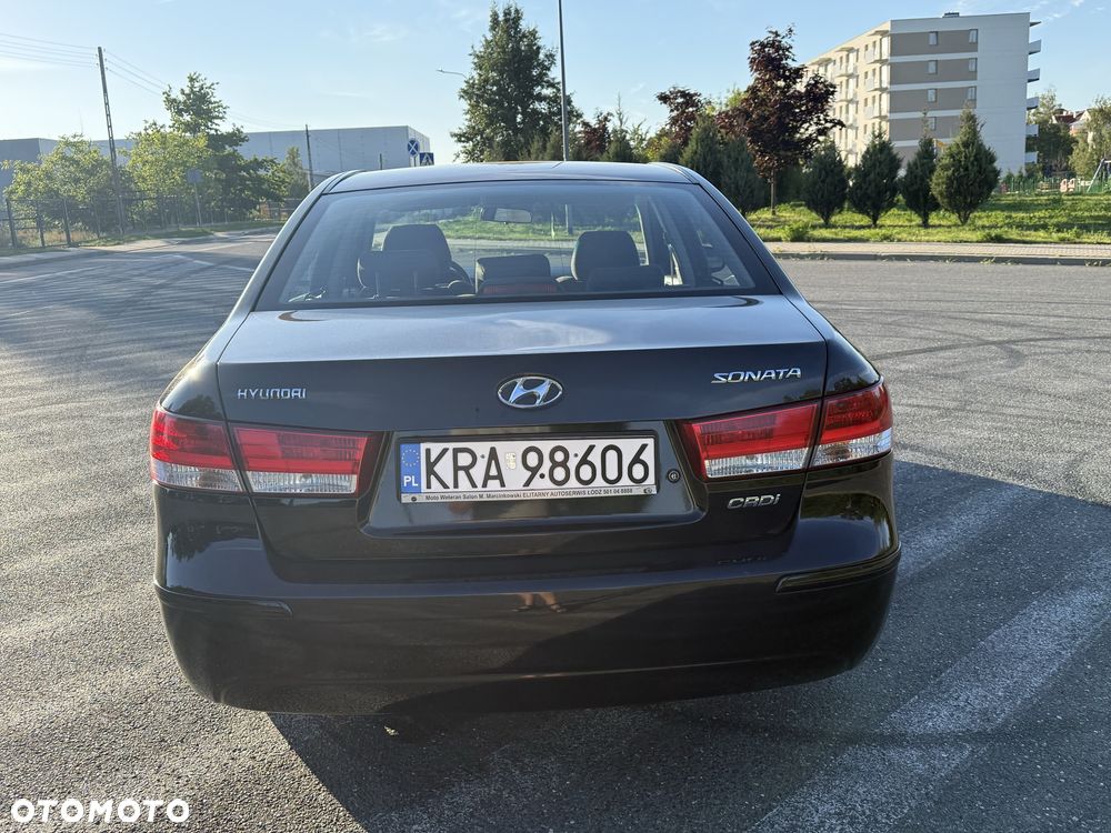 Hyundai Sonata - 4