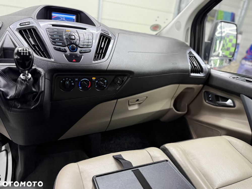 Ford Tourneo Custom 310 L2H1 VA Titanium - 33