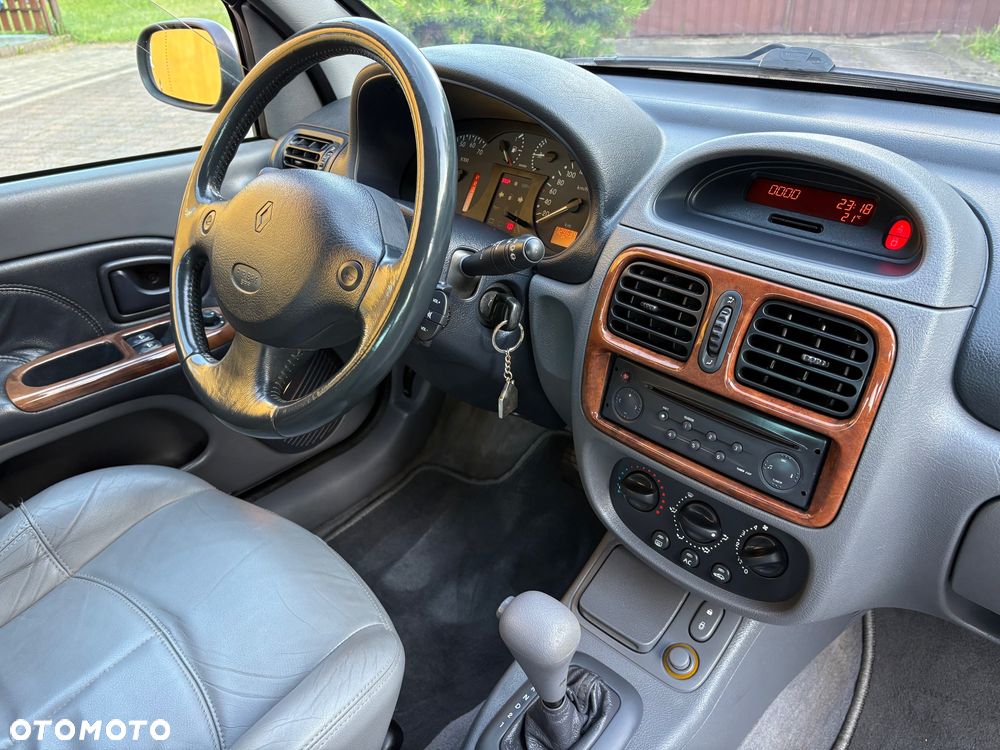 Renault Clio - 29