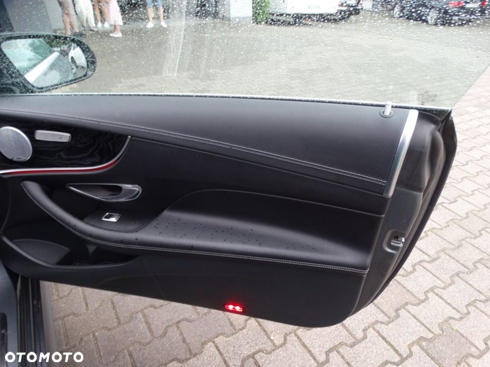 Mercedes-Benz Klasa E 200 9G-TRONIC AMG Line - 9