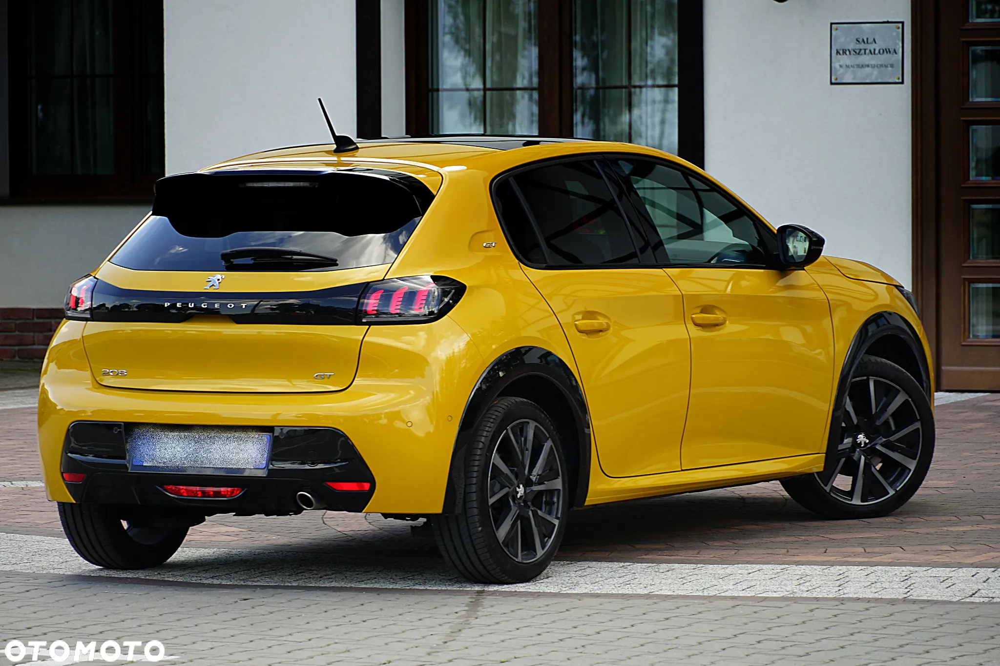 Peugeot 208 PureTech 100 EAT8 GT Pack - 11