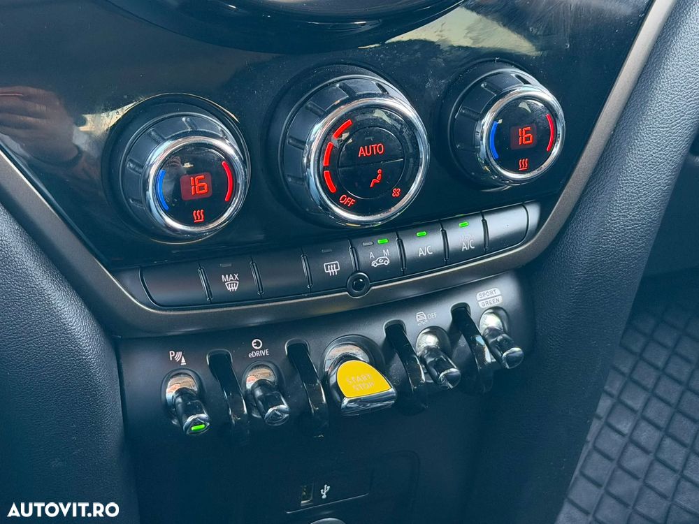 Mini Countryman Cooper SE ALL4 AT - 32