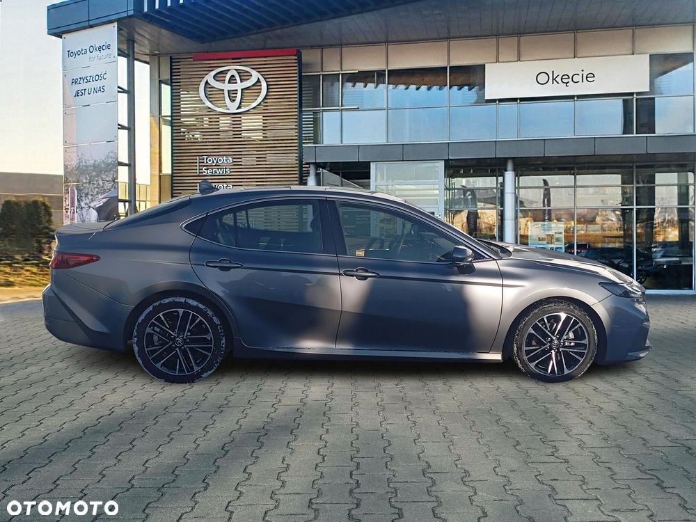 Toyota Camry - 7
