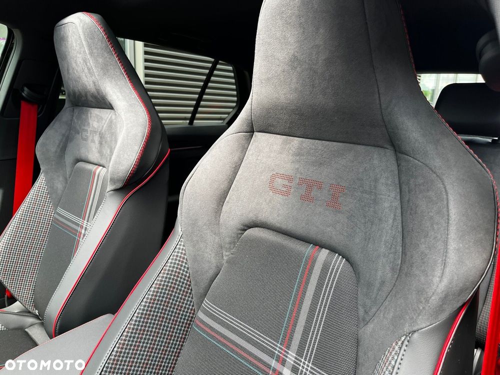 Volkswagen Golf 2.0 TSI GTI Edition 50 DSG - 18