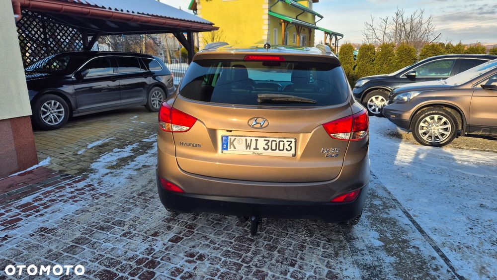 Hyundai ix35 1.7 CRDi 2WD blue Finale Gold - 11
