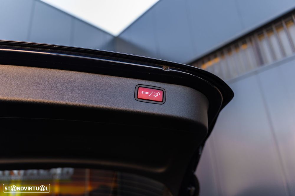 Mercedes-Benz C 300 e T 9G-TRONIC AMG Line - 31