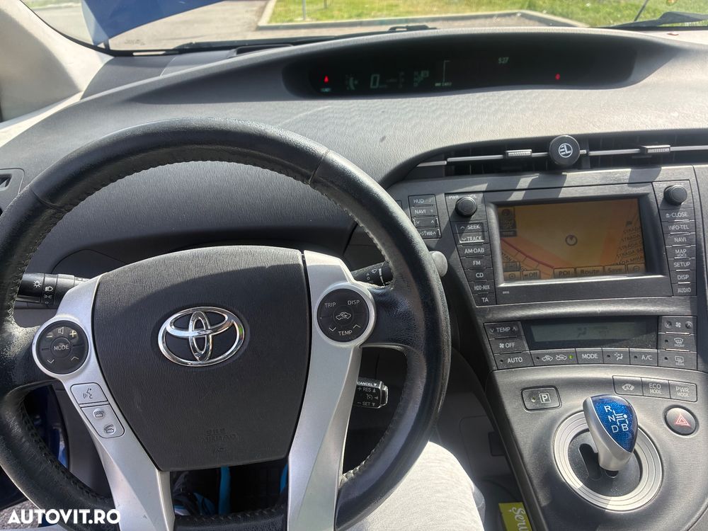 Toyota Prius (Hybrid) Sol Plus - 8