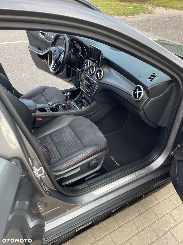 Mercedes-Benz GLA - 21