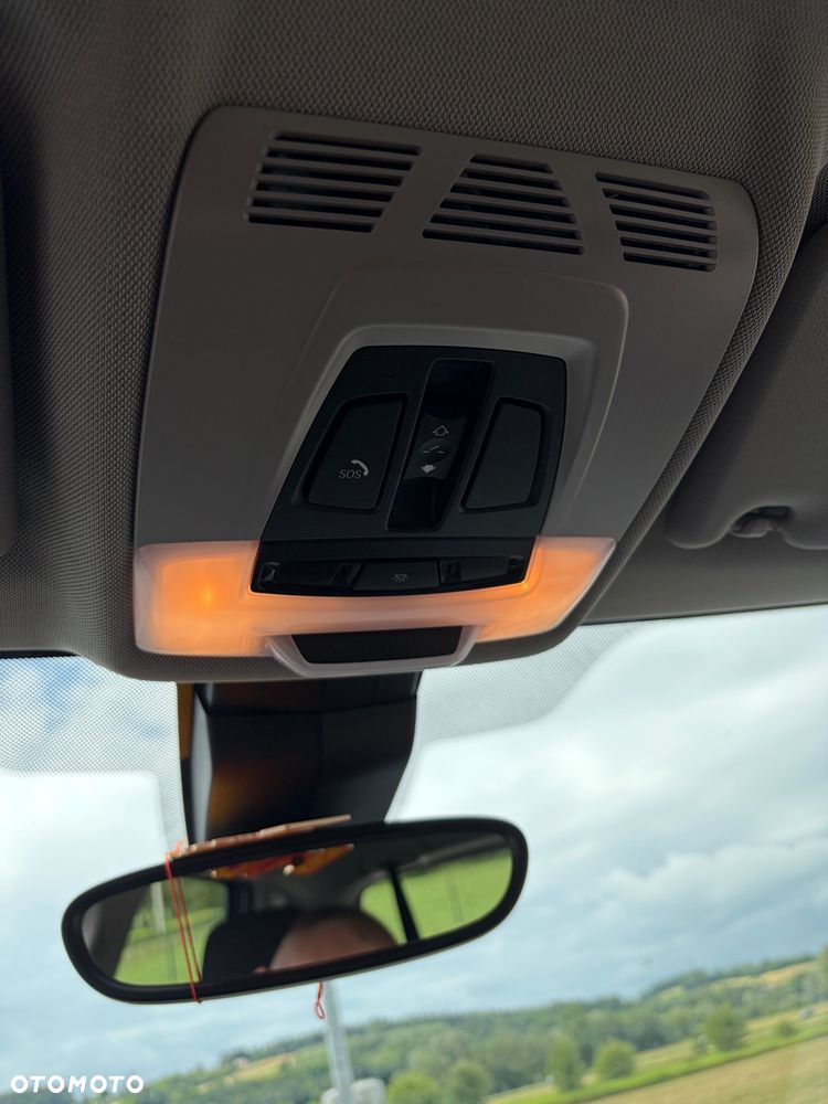 BMW Seria 2 218d - 21
