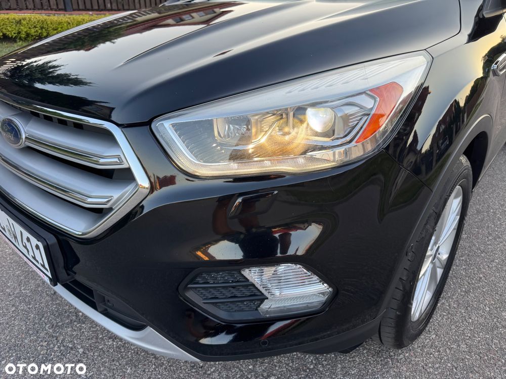 Ford Kuga 2.0 TDCi 2x4 Titanium - 9