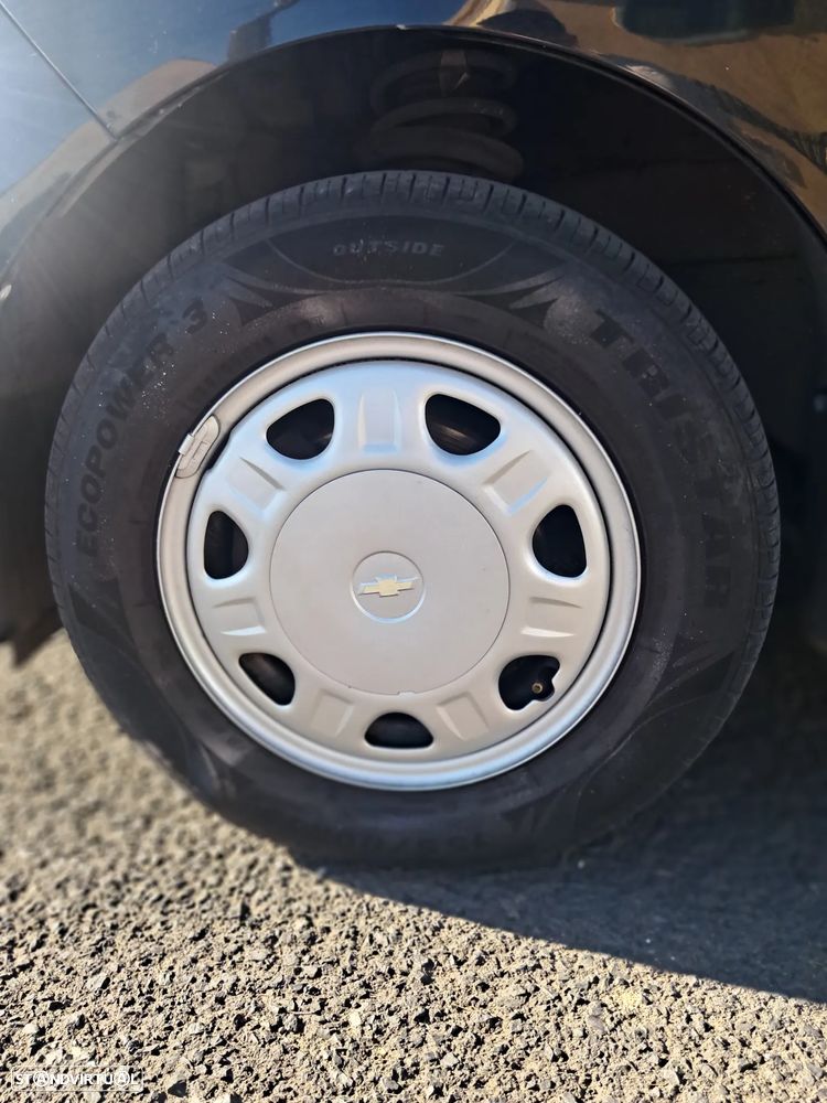 Chevrolet Spark 1.0 L - 12