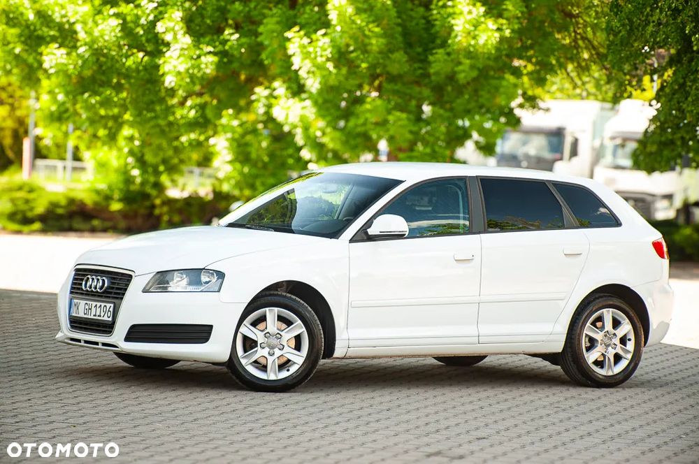 Audi A3 Sportback 1.6 Ambiente - 11