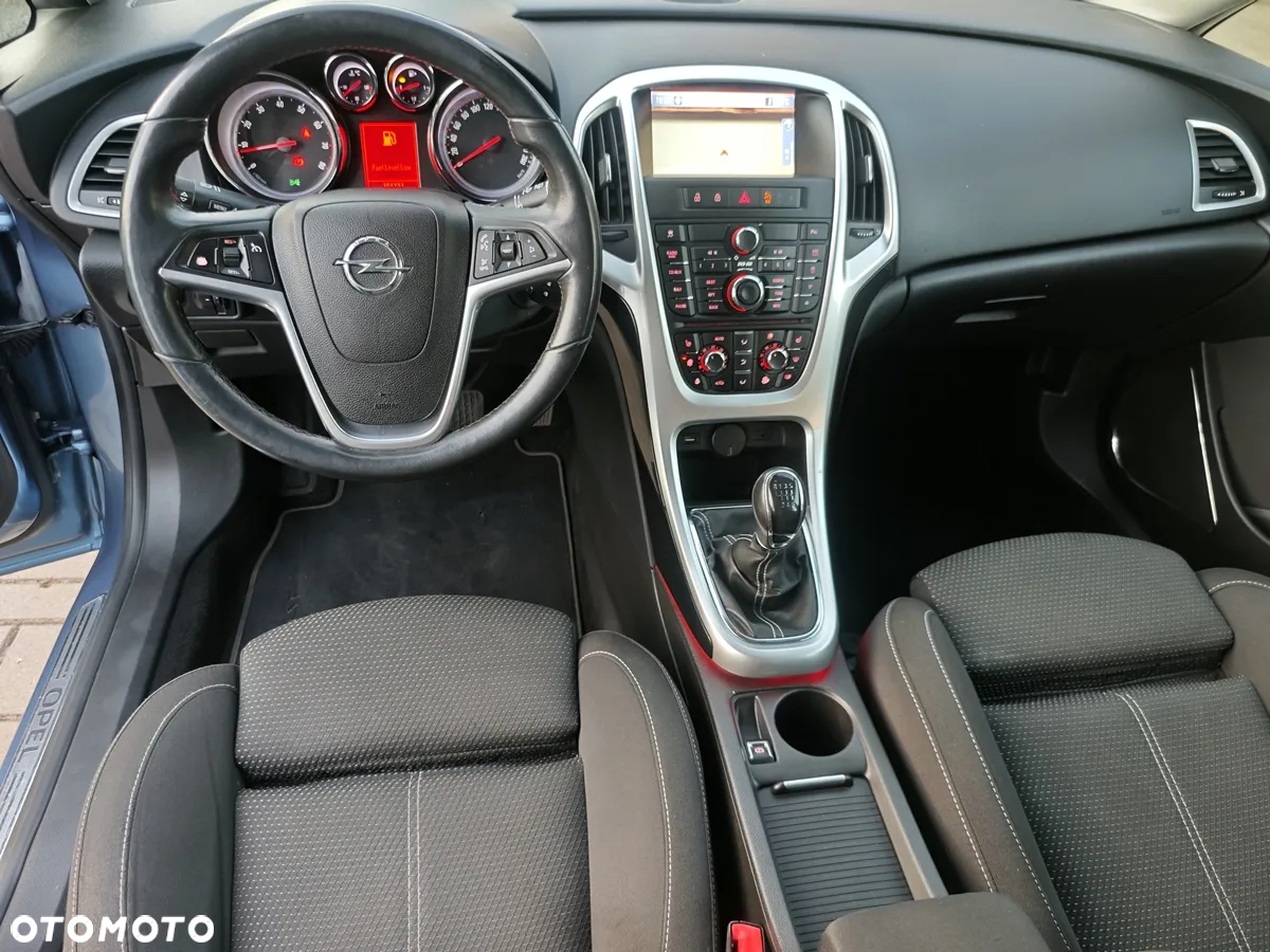 Opel Astra IV 1.4 T Cosmo - 9