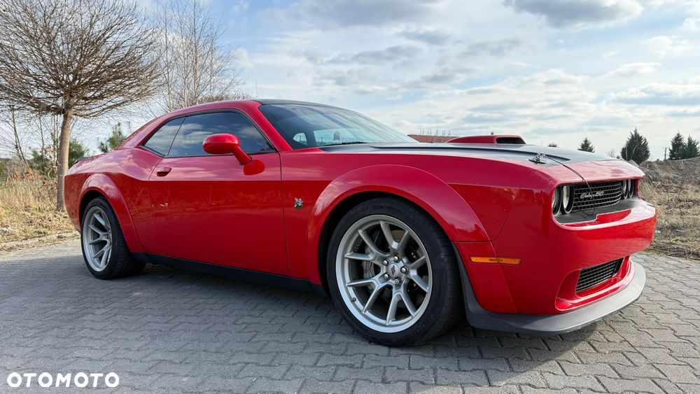 Dodge Challenger - 4