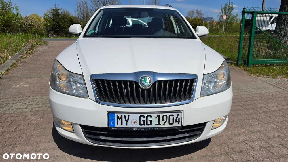Skoda Octavia 1.6 Combi Ambiente - 34
