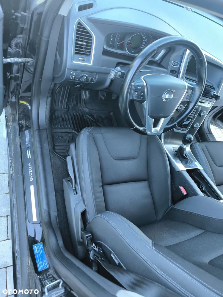 Volvo XC 60 D4 AWD Momentum - 3