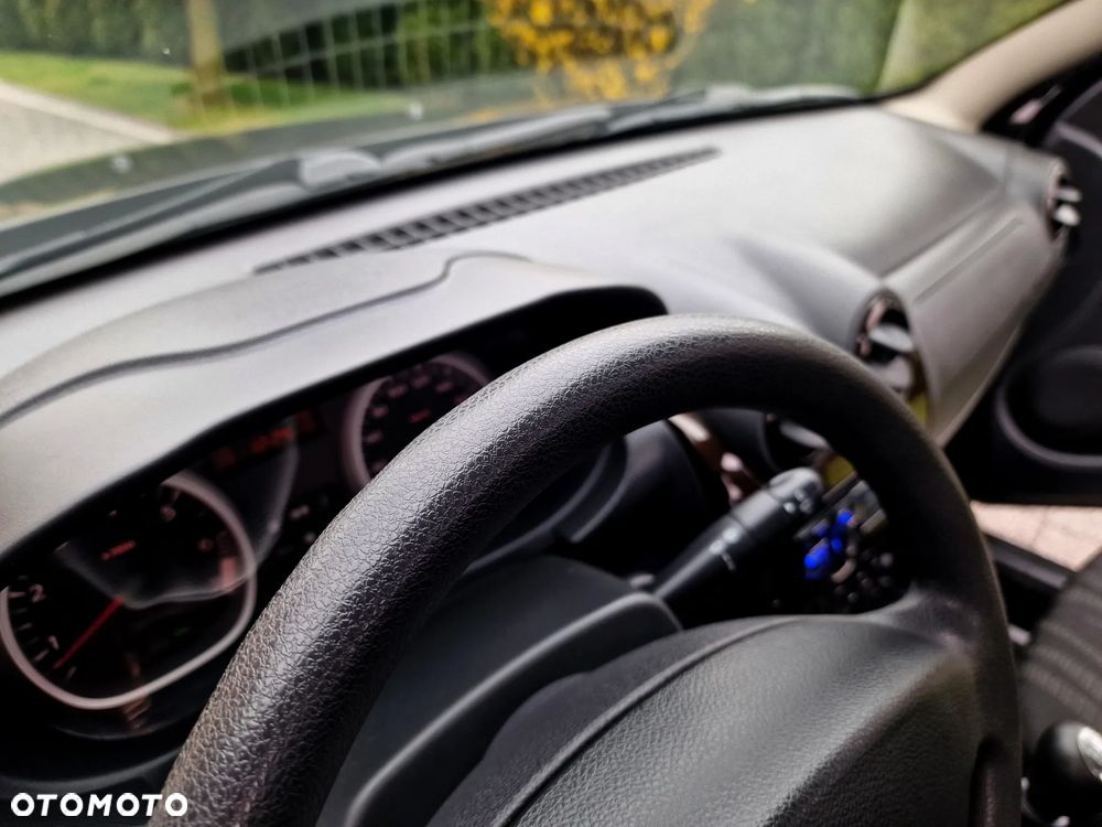 Dacia Duster 1.6 Laureate 4x4 - 21