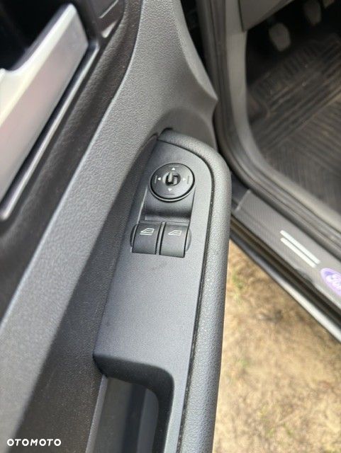 Ford Focus 1.8 Style - 9