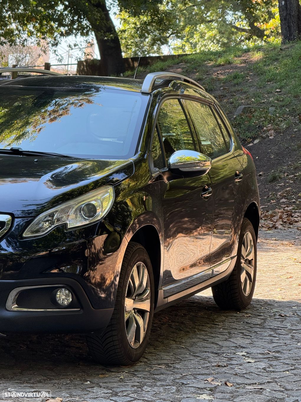 Peugeot 2008 1.2 PureTech Allure - 5
