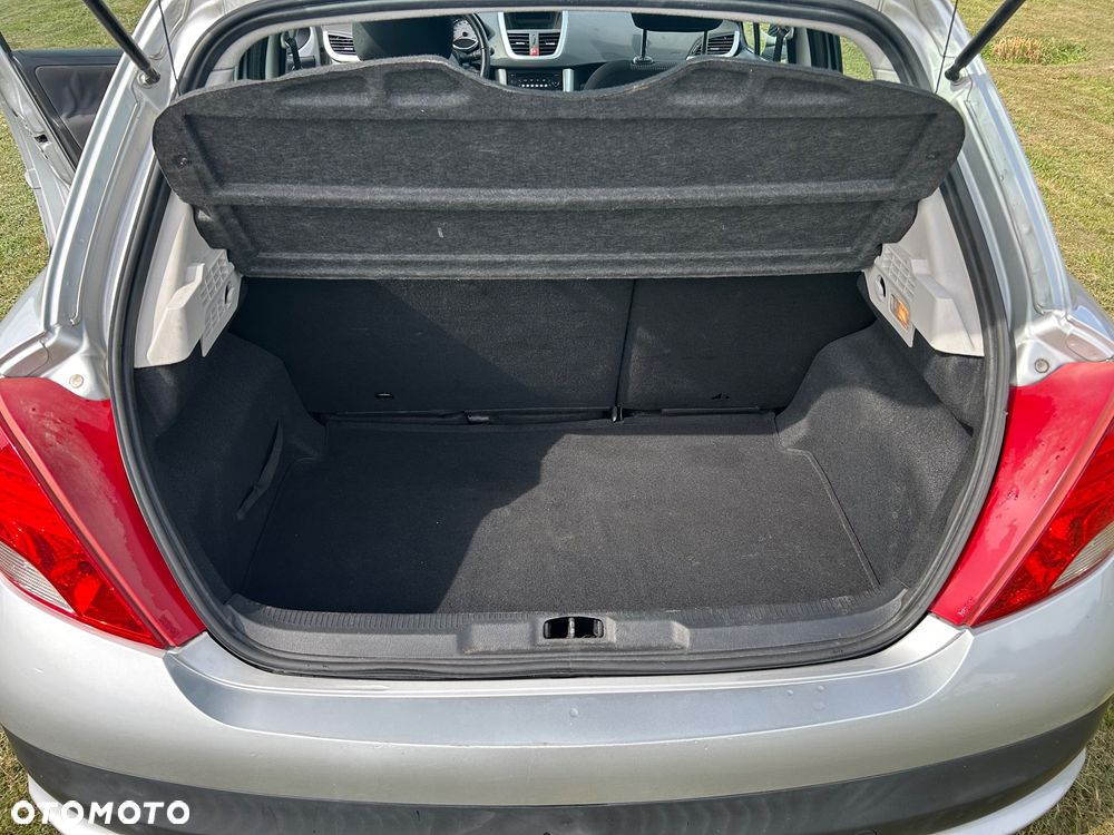 Peugeot 207 1.6 - 11