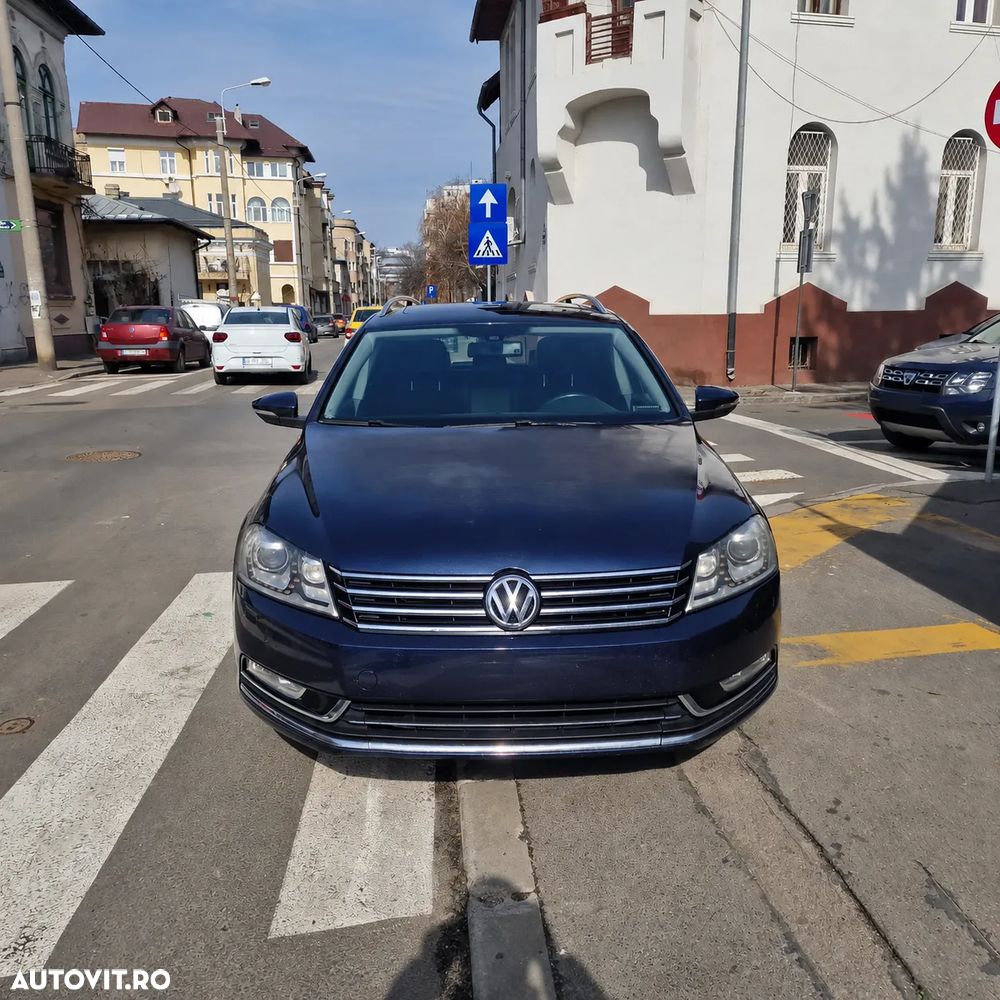 Volkswagen Passat - 1