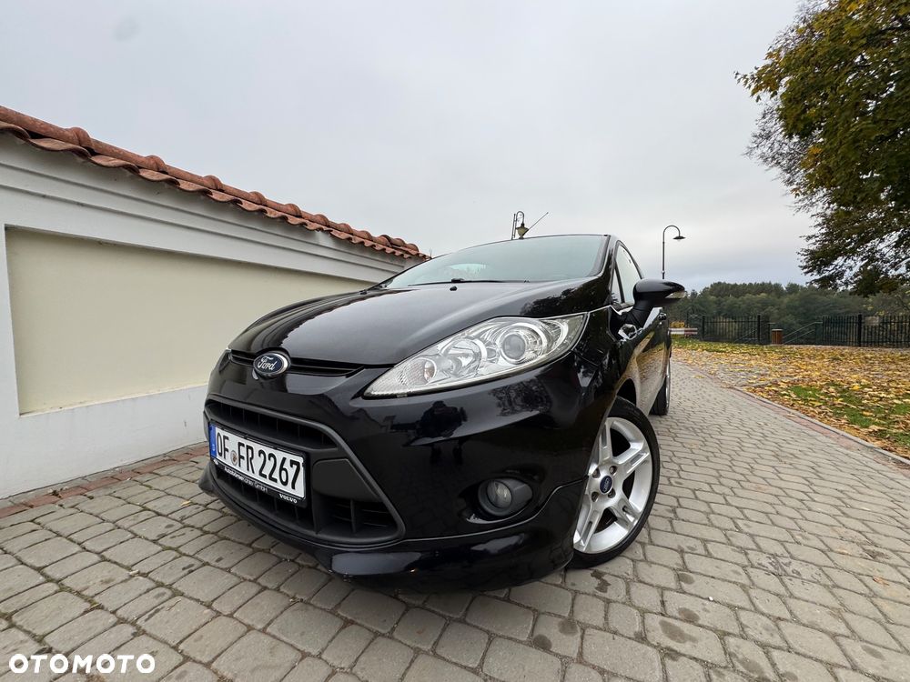 Ford Fiesta 2011 photo 2