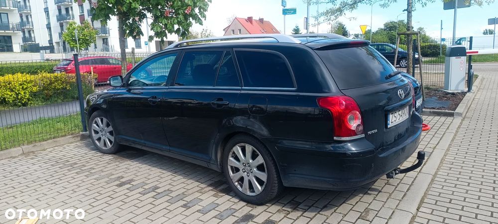 Toyota Avensis 2.0 D-4D - 5