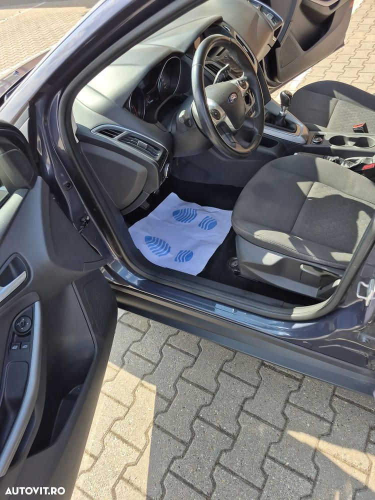 Ford Focus 1.6 TDCi DPF Start-Stopp-System SYNC Edition - 8