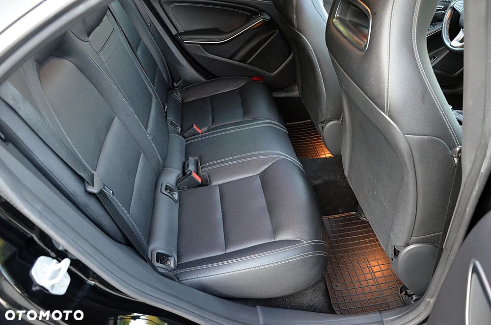 Mercedes-Benz CLA - 25