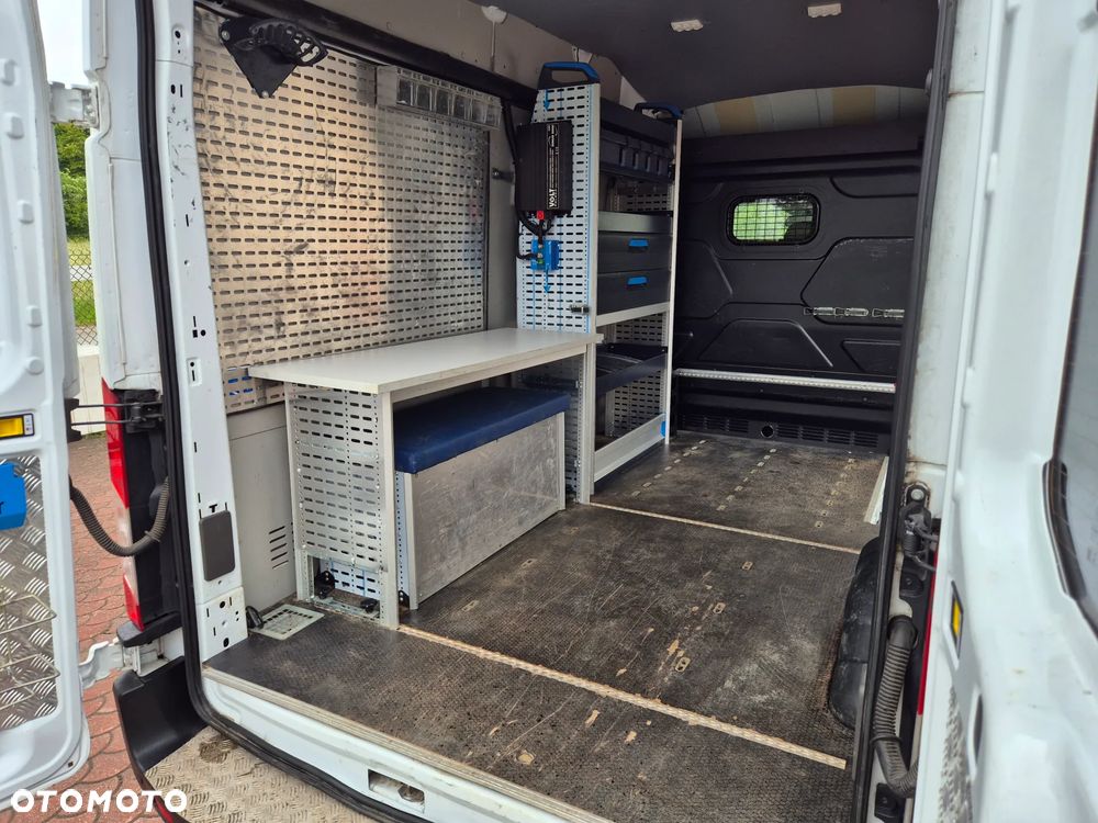 Ford Transit - 25