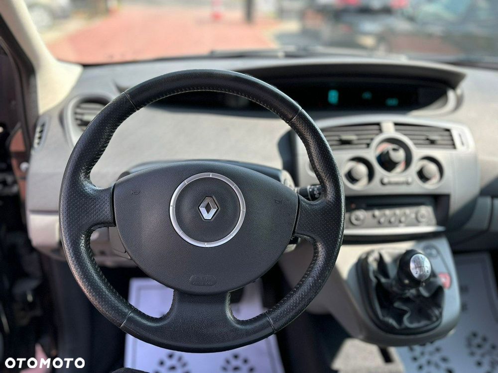 Renault Scenic 2.0 16V Avantage - 13