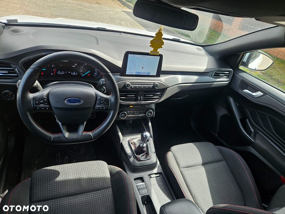 Ford Focus 1.5 EcoBoost ST-Line - 9
