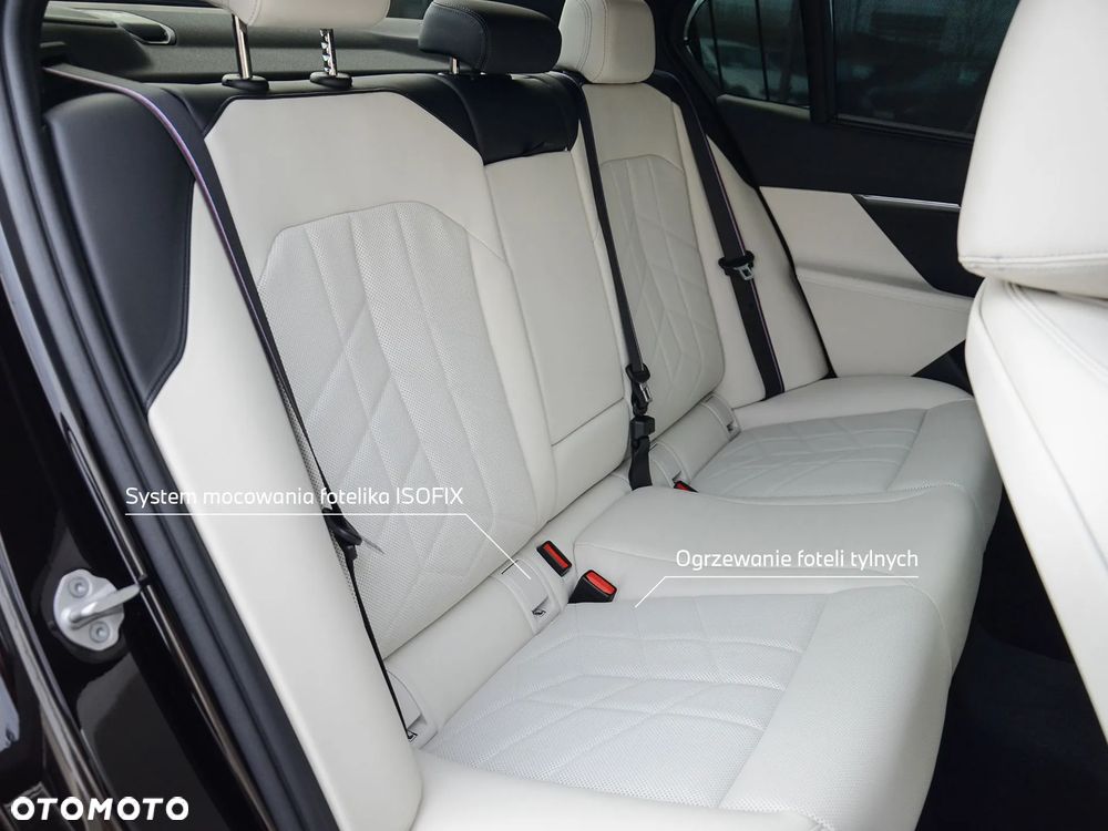 BMW Seria 5 540d xDrive mHEV - 34