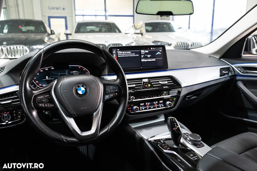 BMW Seria 5 520d Aut. Luxury Line - 31