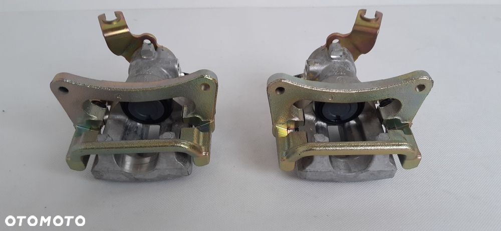 TOYOTA AVENSIS T22 ZACISKI HAMULCOWE TYŁ 04003-05430 - 7